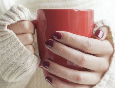 Έχετε παγωμένα χέρια ή πόδια – Πότε πρέπει να δείτε γιατρό